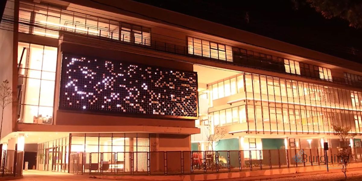 Céu Modernista: A Fachada Inovadora da Sede da Energisa em Cataguases